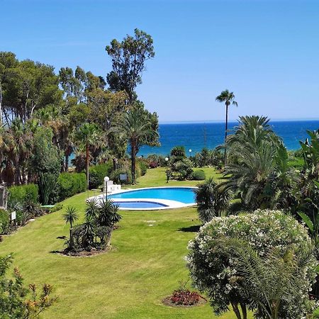 Spacious Beachfront Town House In Estepona With Fully Equipped Kitchen, Pools, Garden, Sea View Extérieur photo