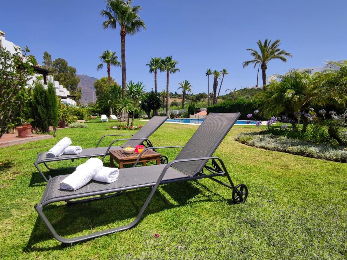 Spacious Beachfront Town House In Estepona With Fully Equipped Kitchen, Pools, Garden, Sea View Extérieur photo