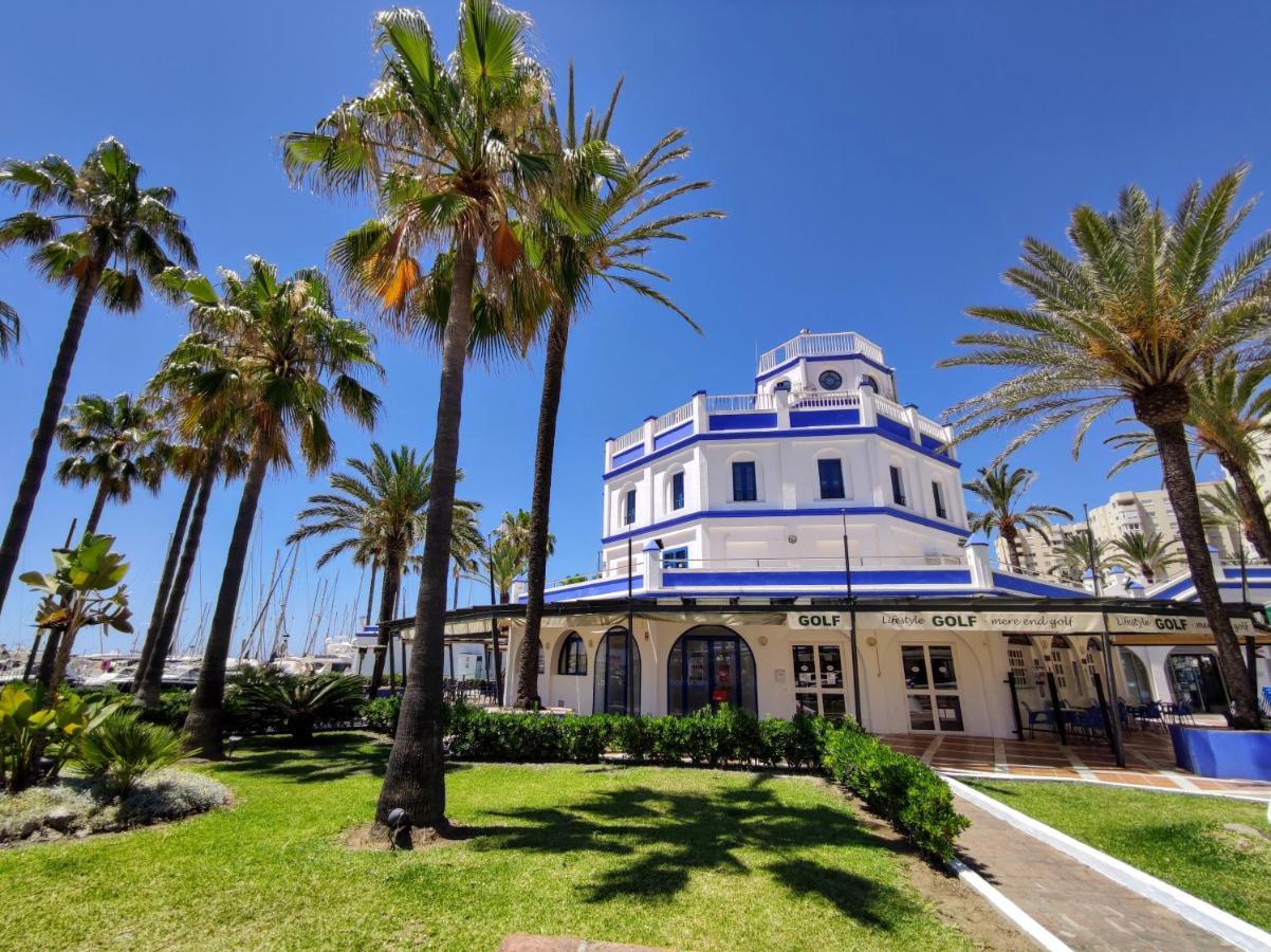 Spacious Beachfront Town House In Estepona With Fully Equipped Kitchen, Pools, Garden, Sea View Extérieur photo