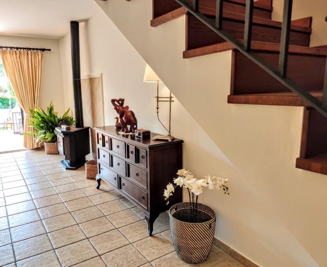 Spacious Beachfront Town House In Estepona With Fully Equipped Kitchen, Pools, Garden, Sea View Extérieur photo