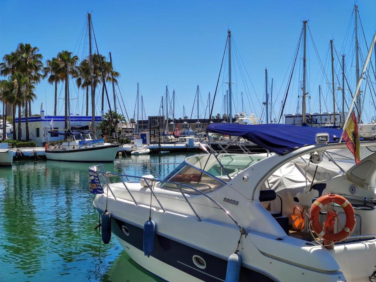 Spacious Beachfront Town House In Estepona With Fully Equipped Kitchen, Pools, Garden, Sea View Extérieur photo