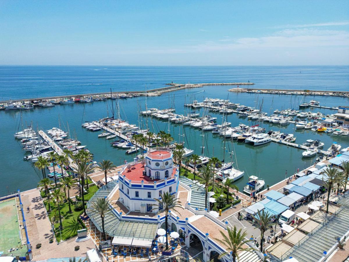 Spacious Beachfront Town House In Estepona With Fully Equipped Kitchen, Pools, Garden, Sea View Extérieur photo